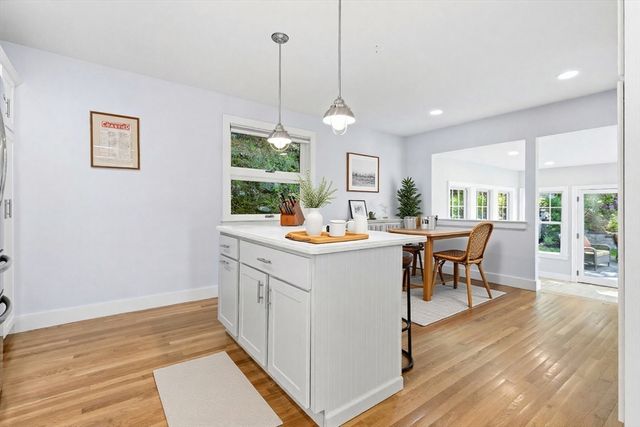 35 Keyes Rd, Westford, MA 01886