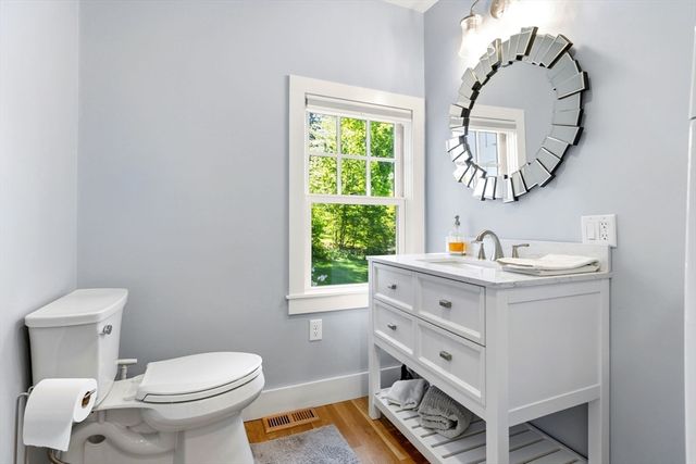 35 Keyes Rd, Westford, MA 01886