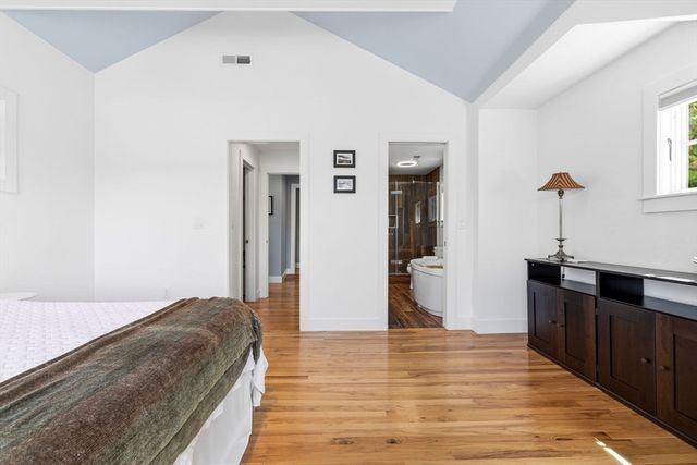35 Keyes Rd, Westford, MA 01886