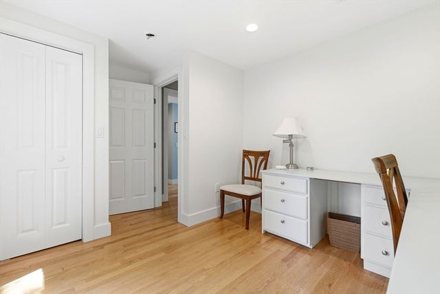 35 Keyes Rd, Westford, MA 01886