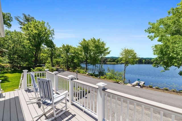 35 Keyes Rd, Westford, MA 01886