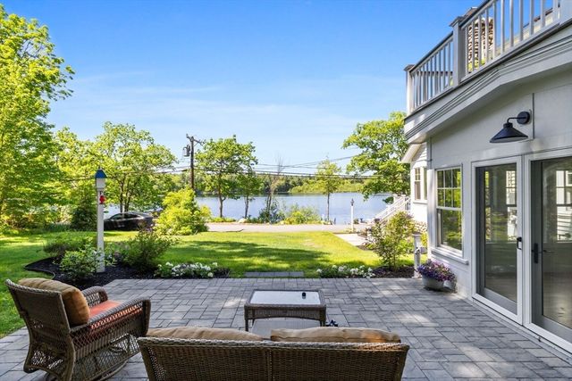 35 Keyes Rd, Westford, MA 01886