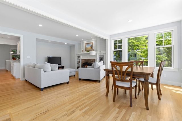 35 Keyes Rd, Westford, MA 01886
