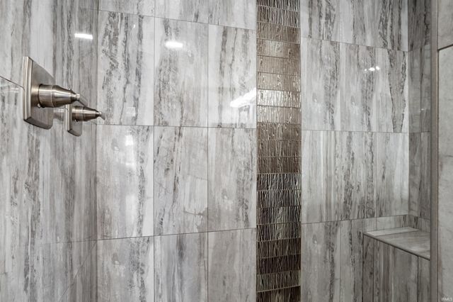 11219 Mallory Court, Roanoke, IN 46783