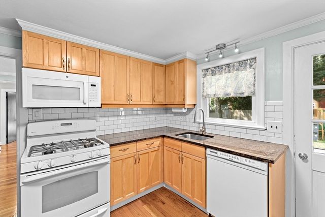 122 Lockland Ave, Framingham, MA 01701