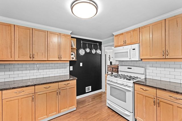 122 Lockland Ave, Framingham, MA 01701