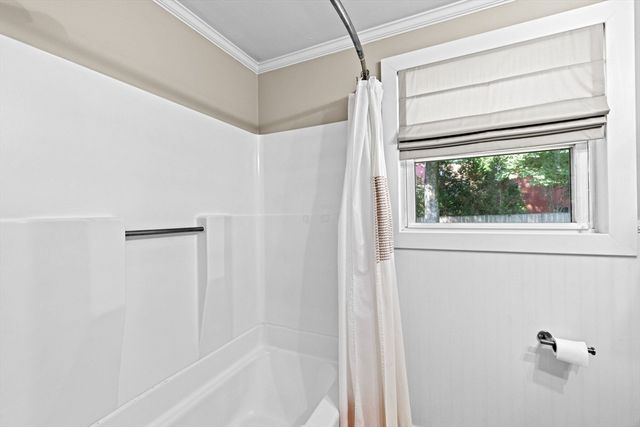 122 Lockland Ave, Framingham, MA 01701