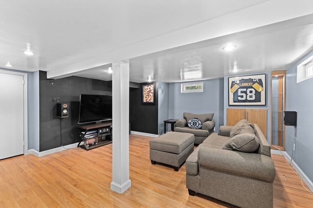 122 Lockland Ave, Framingham, MA 01701