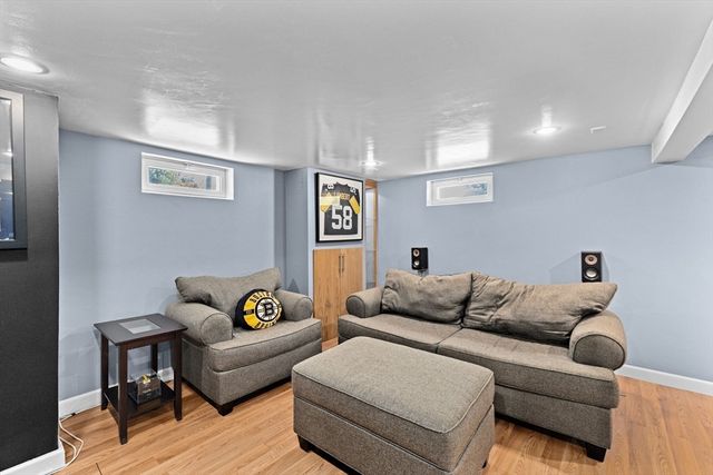 122 Lockland Ave, Framingham, MA 01701