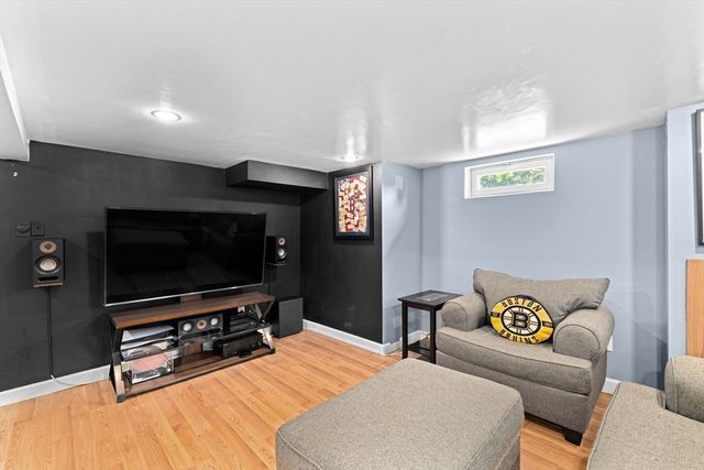 122 Lockland Ave, Framingham, MA 01701