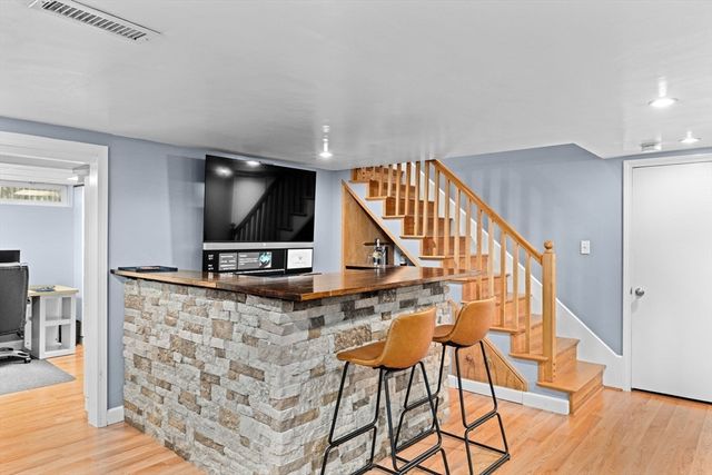 122 Lockland Ave, Framingham, MA 01701