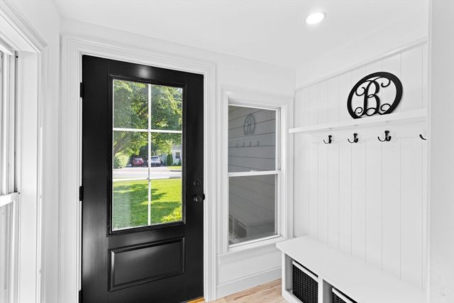 122 Lockland Ave, Framingham, MA 01701