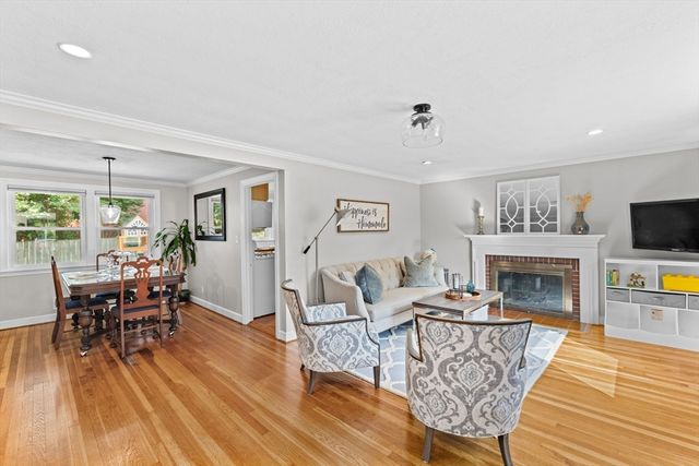 122 Lockland Ave, Framingham, MA 01701