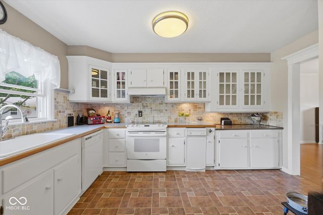 449 E McKay Road, Shelbyville, IN 46176
