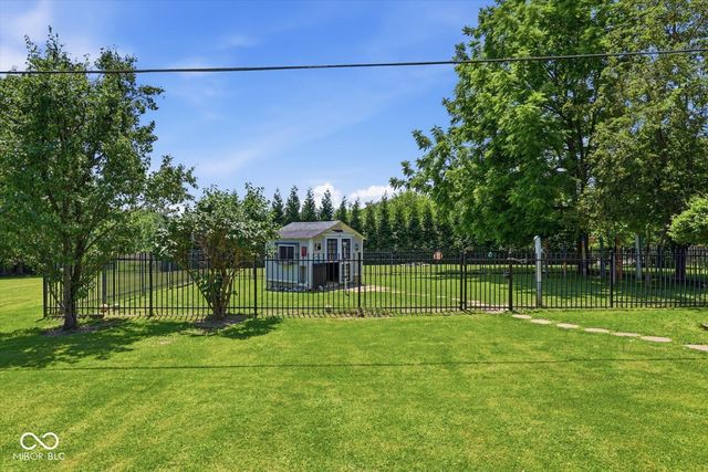 449 E McKay Road, Shelbyville, IN 46176