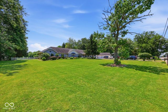 449 E McKay Road, Shelbyville, IN 46176