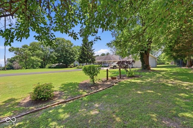449 E McKay Road, Shelbyville, IN 46176