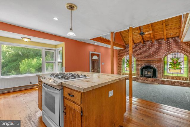 15 CHURCH ST, Mullica Hill, NJ 08062