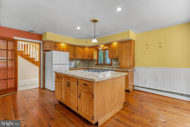 15 CHURCH ST, Mullica Hill, NJ 08062