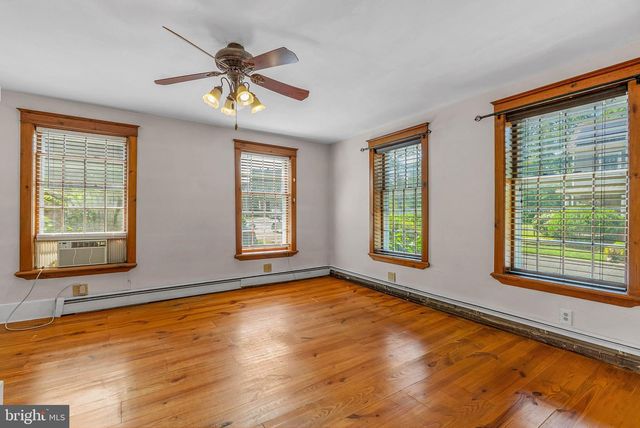 15 CHURCH ST, Mullica Hill, NJ 08062