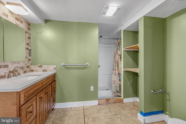 15 CHURCH ST, Mullica Hill, NJ 08062