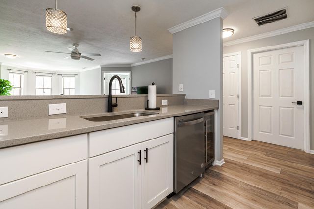 12 W Russell Street, Columbus, OH 43215