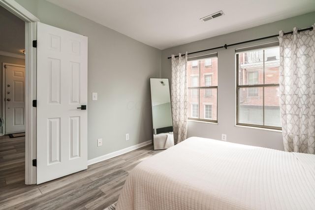 12 W Russell Street, Columbus, OH 43215
