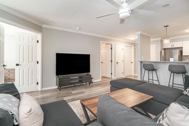12 W Russell Street, Columbus, OH 43215