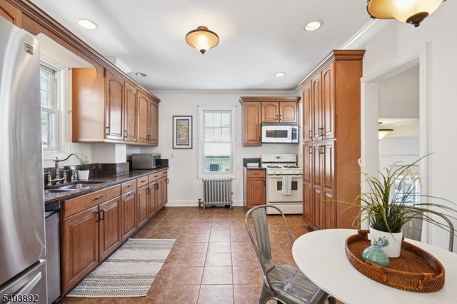 26 Lafayette Ave, East Orange City, NJ 07017