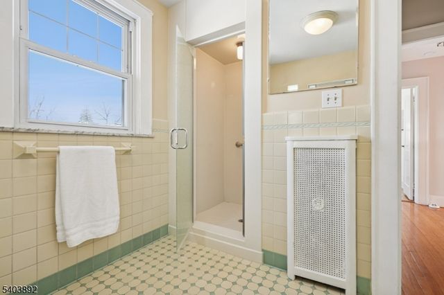 26 Lafayette Ave, East Orange City, NJ 07017