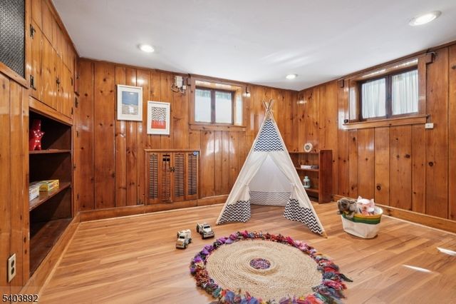 26 Lafayette Ave, East Orange City, NJ 07017