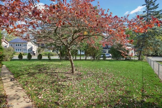 26 Lafayette Ave, East Orange City, NJ 07017