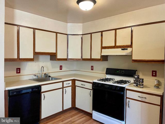 8137 CRABAPPLE LN, Gaithersburg, MD 20879