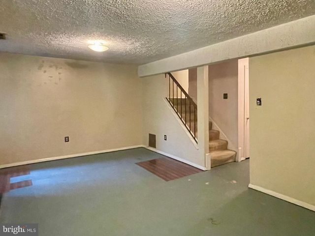 8137 CRABAPPLE LN, Gaithersburg, MD 20879