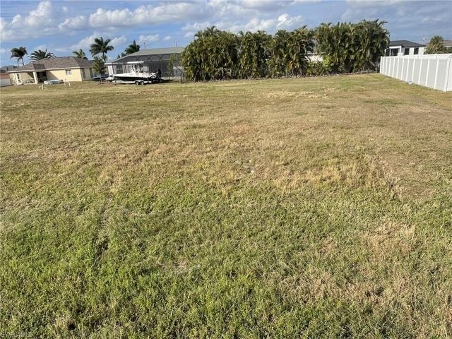 2229 NW 4th ST, Cape Coral, FL 33993