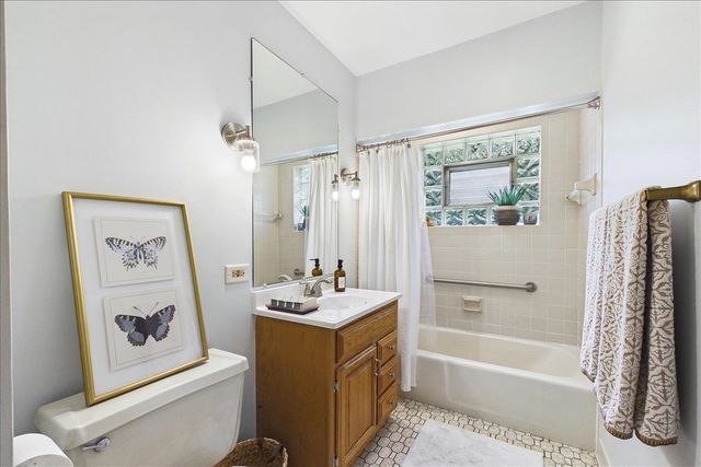 2N356 Euclid Avenue, Glen Ellyn, IL 60137