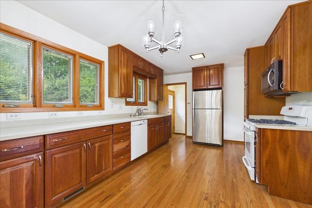 2N356 Euclid Avenue, Glen Ellyn, IL 60137