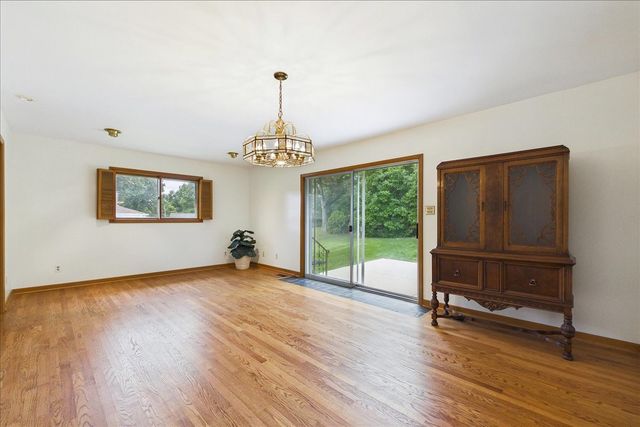 2N356 Euclid Avenue, Glen Ellyn, IL 60137