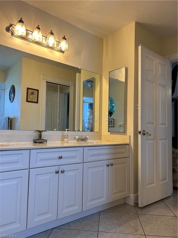 Image 14 of property listing at 111 4th PL, Cape Coral, FL 33990