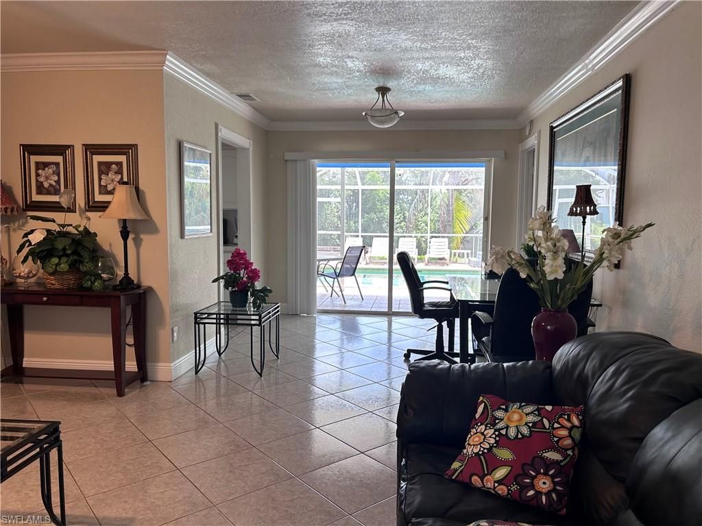 Image 4 of property listing at 111 4th PL, Cape Coral, FL 33990