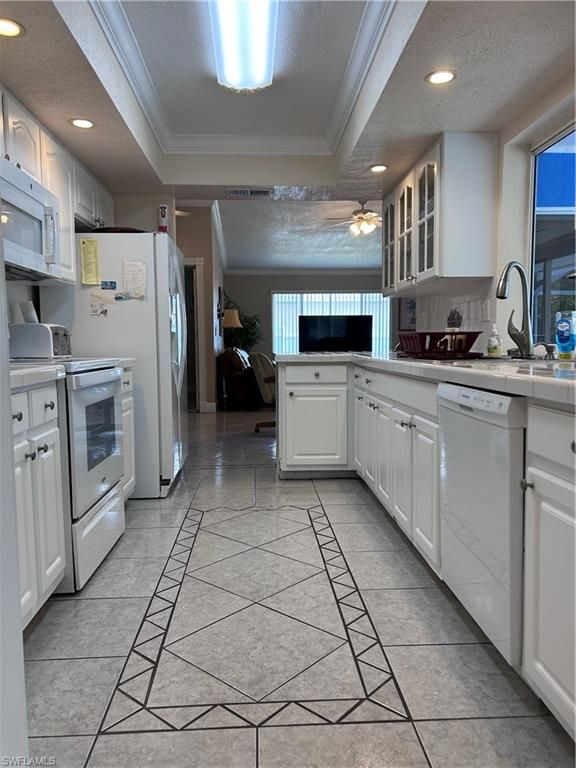 Image 5 of property listing at 111 4th PL, Cape Coral, FL 33990