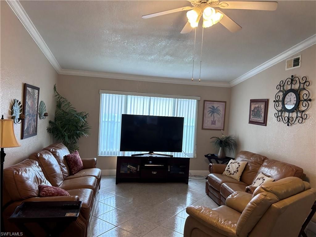 Image 9 of property listing at 111 4th PL, Cape Coral, FL 33990