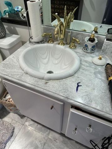 10101 E Bay Harbor Dr 702, Bay Harbor Islands, FL 33154