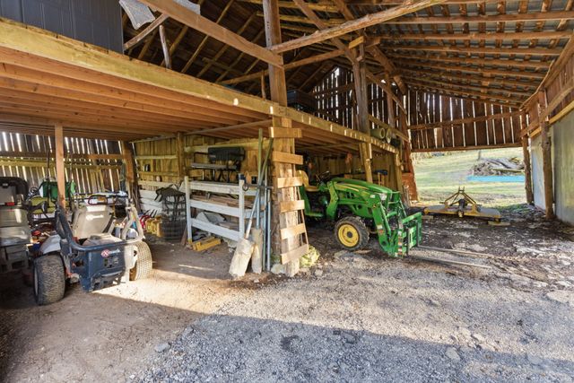 5946 SE Tater Peeler Rd, Lebanon, TN 37090