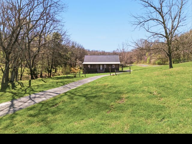 5946 SE Tater Peeler Rd, Lebanon, TN 37090