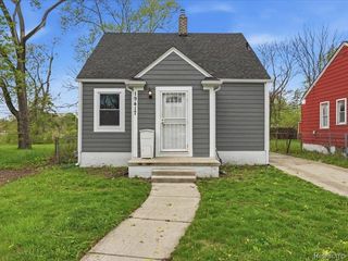 19417 Glastonbury Road, Detroit, MI 48219