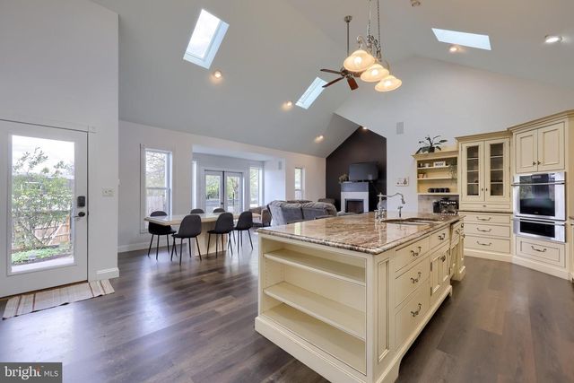 837 CENTERVILLE RD, Lancaster, PA 17601