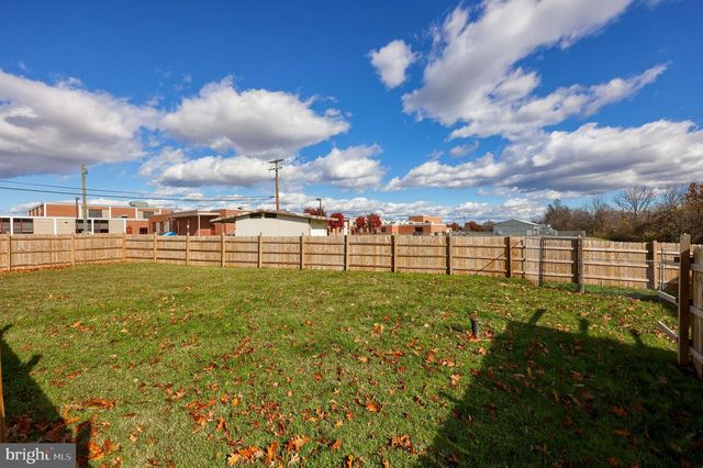 837 CENTERVILLE RD, Lancaster, PA 17601