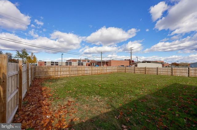 837 CENTERVILLE RD, Lancaster, PA 17601