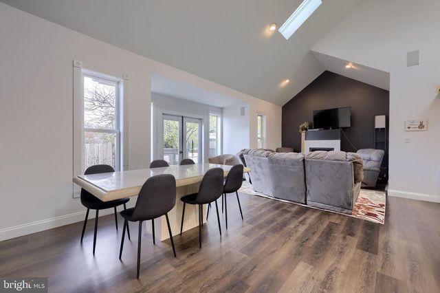 837 CENTERVILLE RD, Lancaster, PA 17601